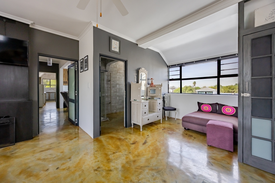 6 Bedroom Property for Sale in Flamingo Vlei Western Cape